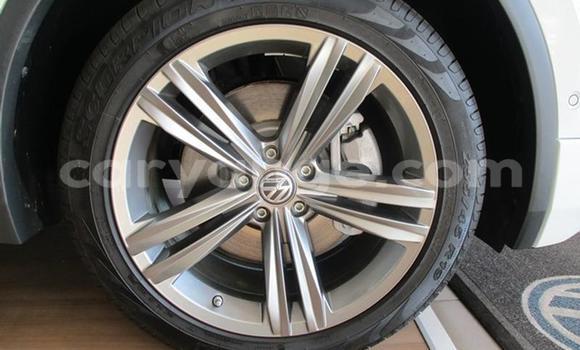 Acheter Occasion Voiture Volkswagen Tiguan Blanc à Import - Dubai, Namibie Acheter Occasion Voiture Volkswagen Tiguan Blanc à Import - Dubai, Namibie