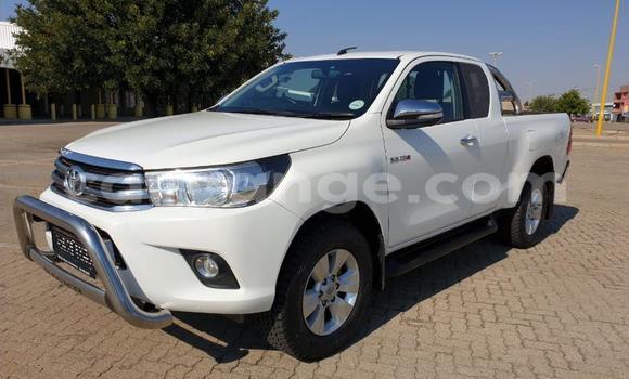Acheter Occasion Voiture Toyota Hilux Blanc à Import - Dubai, Namibie Acheter Occasion Voiture Toyota Hilux Blanc à Import - Dubai, Namibie