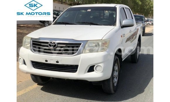 Acheter Import Voiture Toyota Hilux Blanc à Import - Dubai, Namibie Acheter Import Voiture Toyota Hilux Blanc à Import - Dubai, Namibie