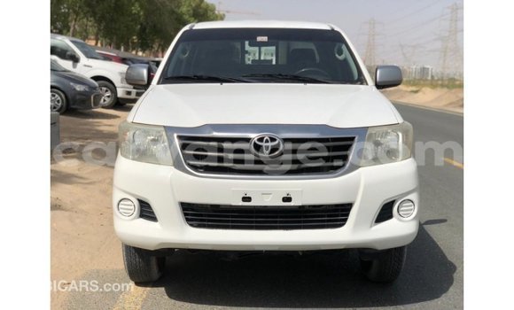 Acheter Import Voiture Toyota Hilux Blanc à Import - Dubai, Namibie Acheter Import Voiture Toyota Hilux Blanc à Import - Dubai, Namibie