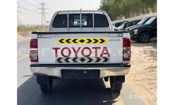 Acheter Import Voiture Toyota Hilux Blanc à Import - Dubai, Namibie Acheter Import Voiture Toyota Hilux Blanc à Import - Dubai, Namibie