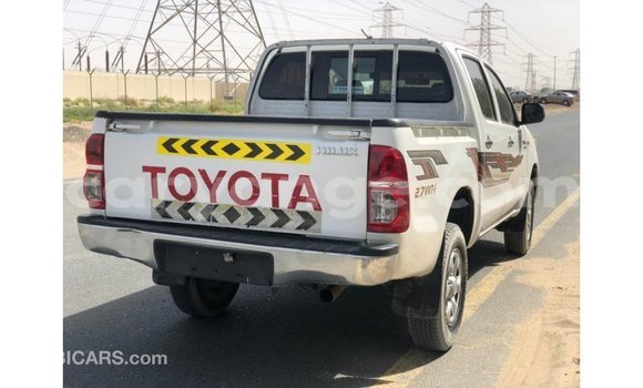 Acheter Import Voiture Toyota Hilux Blanc à Import - Dubai, Namibie Acheter Import Voiture Toyota Hilux Blanc à Import - Dubai, Namibie