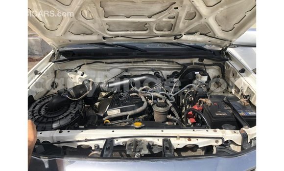 Acheter Import Voiture Toyota Hilux Blanc à Import - Dubai, Namibie Acheter Import Voiture Toyota Hilux Blanc à Import - Dubai, Namibie