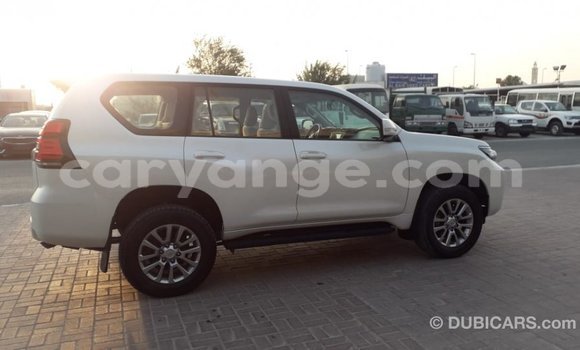 Acheter Import Voiture Toyota Prado Blanc à Import - Dubai, Namibie Acheter Import Voiture Toyota Prado Blanc à Import - Dubai, Namibie