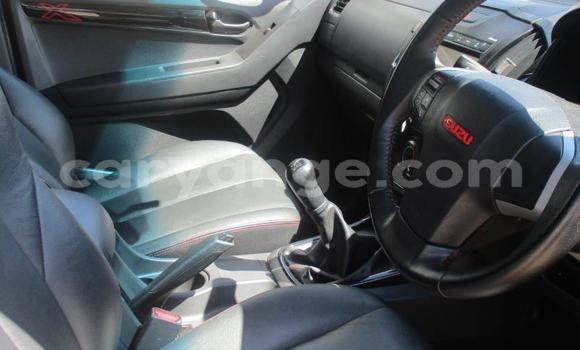 Buy Used Isuzu D–MAX Red Car in Grootfontein in Namibia Buy Used Isuzu D–MAX Red Car in Grootfontein in Namibia