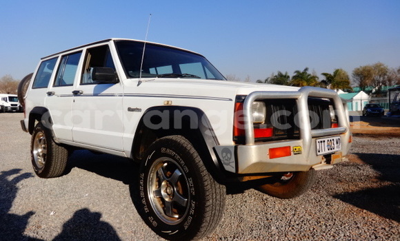 Buy Used Jeep Cherokee White Car in Windhoek in Namibia