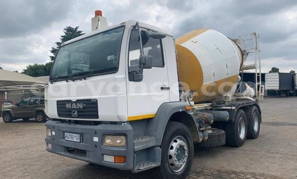 Buy Used Man M2000 White Truck in Windhoek in Namibia