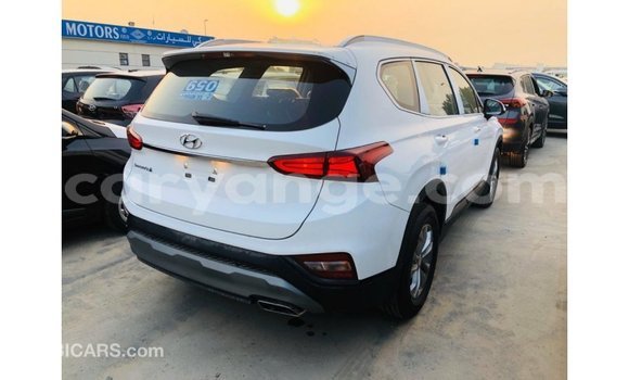 Acheter Import Voiture Hyundai Santa Fe Blanc à Import - Dubai, Namibie Acheter Import Voiture Hyundai Santa Fe Blanc à Import - Dubai, Namibie