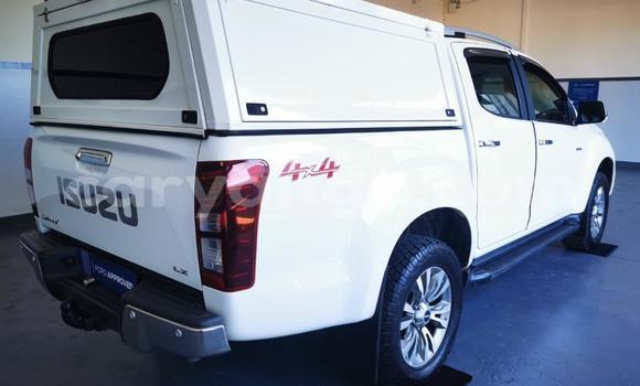 Acheter Occasion Voiture Isuzu D–MAX Blanc à Import - Dubai, Namibie Acheter Occasion Voiture Isuzu D–MAX Blanc à Import - Dubai, Namibie