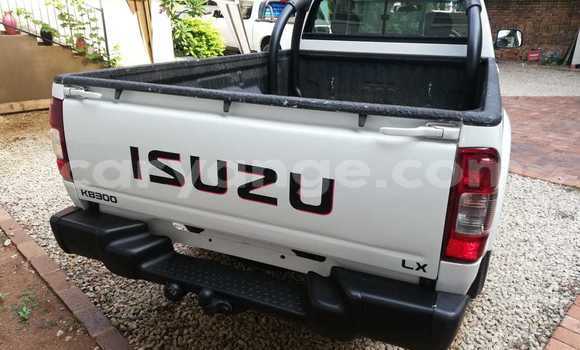 Acheter Occasion Voiture Isuzu KB Blanc à Grootfontein, Namibie Acheter Occasion Voiture Isuzu KB Blanc à Grootfontein, Namibie