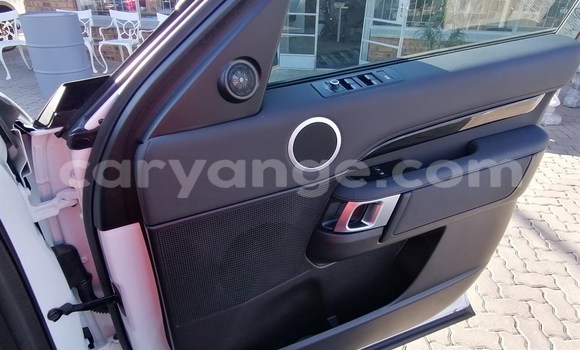 Buy Used Land Rover Discovery White Car in Karasburg in Karas Buy Used Land Rover Discovery White Car in Karasburg in Karas