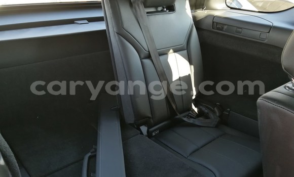 Buy Used Land Rover Discovery White Car in Karasburg in Karas Buy Used Land Rover Discovery White Car in Karasburg in Karas