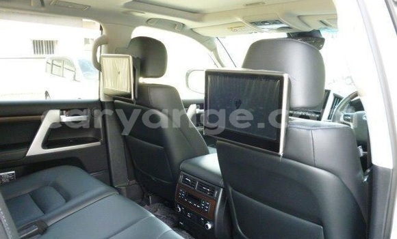 Buy Used Toyota Land Cruiser White Car in Windhoek in Namibia Buy Used Toyota Land Cruiser White Car in Windhoek in Namibia