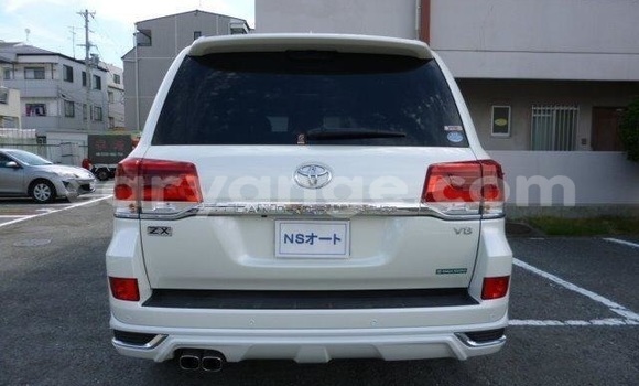 Buy Used Toyota Land Cruiser White Car in Windhoek in Namibia Buy Used Toyota Land Cruiser White Car in Windhoek in Namibia