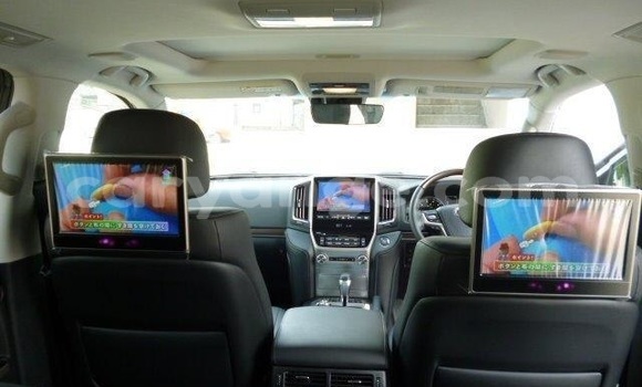 Buy Used Toyota Land Cruiser White Car in Windhoek in Namibia Buy Used Toyota Land Cruiser White Car in Windhoek in Namibia