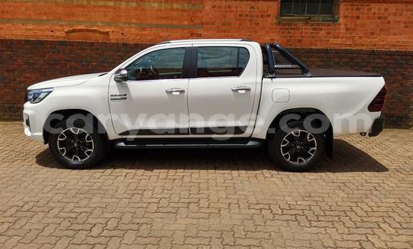 Buy Used Toyota Hilux White Car in Karasburg in Karas Buy Used Toyota Hilux White Car in Karasburg in Karas