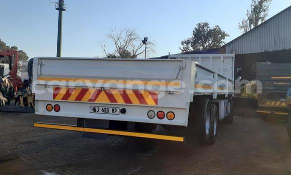 Acheter Occasion Utilitaire Volvo F4 Blanc à Karasburg, Karas Acheter Occasion Utilitaire Volvo F4 Blanc à Karasburg, Karas