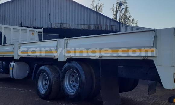 Acheter Occasion Utilitaire Volvo F4 Blanc à Karasburg, Karas Acheter Occasion Utilitaire Volvo F4 Blanc à Karasburg, Karas