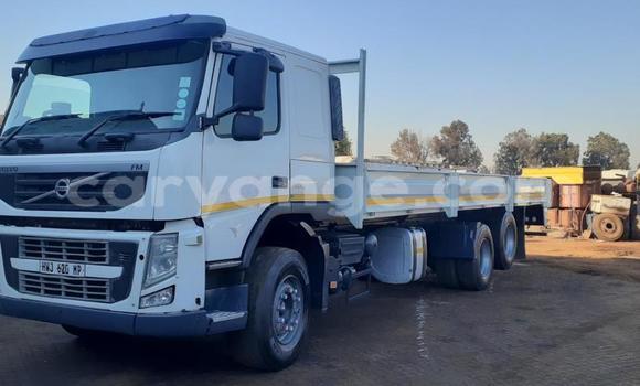 Acheter Occasion Utilitaire Volvo F4 Blanc à Karasburg, Karas Acheter Occasion Utilitaire Volvo F4 Blanc à Karasburg, Karas