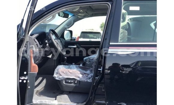 Acheter Import Voiture Toyota Land Cruiser Noir à Import - Dubai, Namibie Acheter Import Voiture Toyota Land Cruiser Noir à Import - Dubai, Namibie