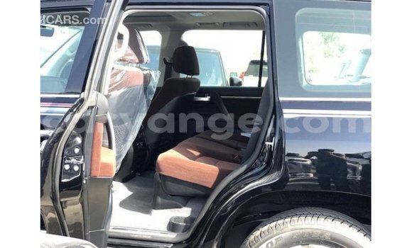 Acheter Import Voiture Toyota Land Cruiser Noir à Import - Dubai, Namibie Acheter Import Voiture Toyota Land Cruiser Noir à Import - Dubai, Namibie