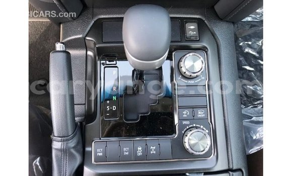 Acheter Import Voiture Toyota Land Cruiser Noir à Import - Dubai, Namibie Acheter Import Voiture Toyota Land Cruiser Noir à Import - Dubai, Namibie