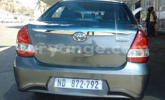 Acheter Occasion Voiture Toyota Etios Beige à Windhoek, Namibie Acheter Occasion Voiture Toyota Etios Beige à Windhoek, Namibie