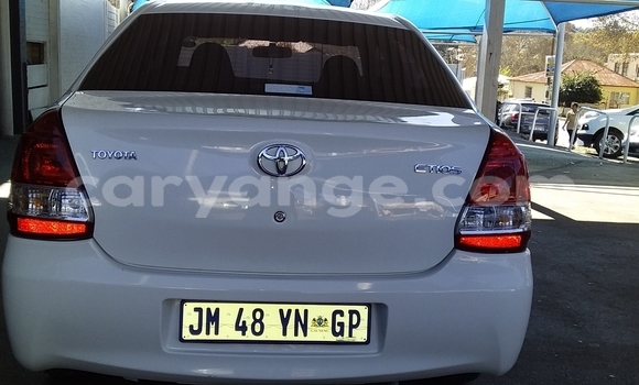 Acheter Occasion Voiture Toyota Etios Blanc à Windhoek, Namibie Acheter Occasion Voiture Toyota Etios Blanc à Windhoek, Namibie
