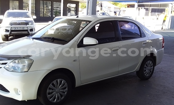 Acheter Occasion Voiture Toyota Etios Blanc à Windhoek, Namibie Acheter Occasion Voiture Toyota Etios Blanc à Windhoek, Namibie