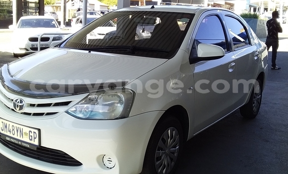 Acheter Occasion Voiture Toyota Etios Blanc à Windhoek, Namibie Acheter Occasion Voiture Toyota Etios Blanc à Windhoek, Namibie