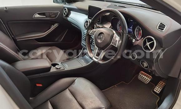 Acheter Occasion Voiture Mercedes-Benz 250 Blanc à Import - Dubai, Namibie Acheter Occasion Voiture Mercedes-Benz 250 Blanc à Import - Dubai, Namibie