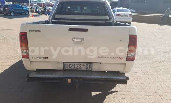 Buy Used Toyota Hilux White Car in Bethanien in Karas Buy Used Toyota Hilux White Car in Bethanien in Karas