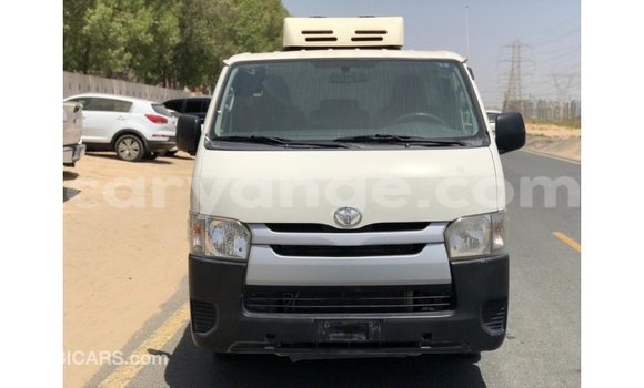 Buy Import Toyota 4Runner White Car in Import - Dubai in Namibia Buy Import Toyota 4Runner White Car in Import - Dubai in Namibia