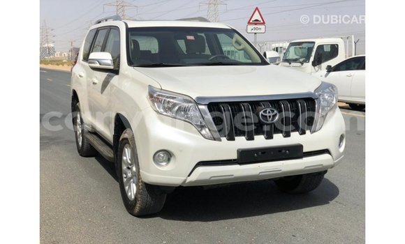 Acheter Import Voiture Toyota Prado Blanc à Import - Dubai, Namibie Acheter Import Voiture Toyota Prado Blanc à Import - Dubai, Namibie