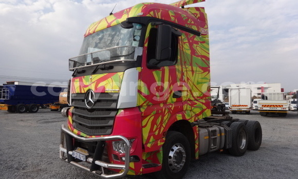 Buy Used Mercedes‒Benz 2644 Red Truck in Windhoek in Namibia Buy Used Mercedes‒Benz 2644 Red Truck in Windhoek in Namibia