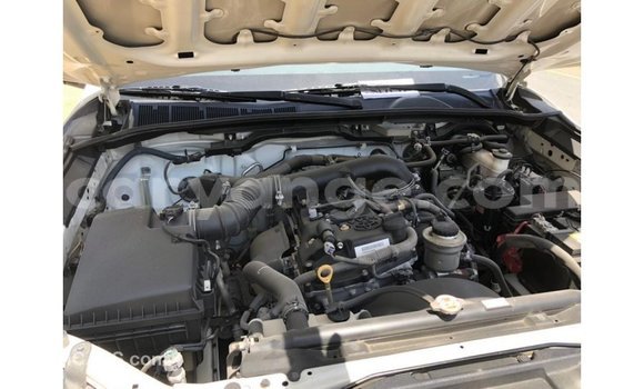 Acheter Import Voiture Toyota Fortuner Blanc à Import - Dubai, Namibie Acheter Import Voiture Toyota Fortuner Blanc à Import - Dubai, Namibie