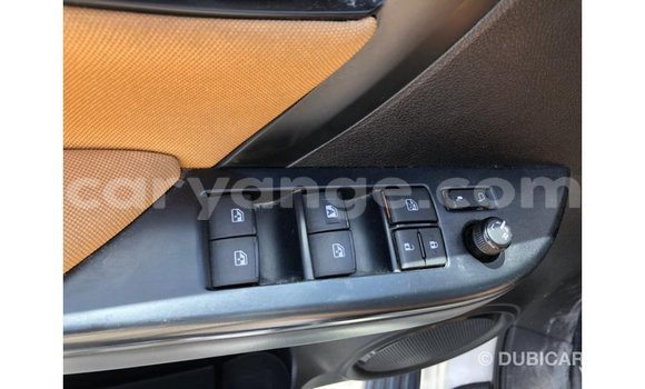 Acheter Import Voiture Toyota Fortuner Blanc à Import - Dubai, Namibie Acheter Import Voiture Toyota Fortuner Blanc à Import - Dubai, Namibie