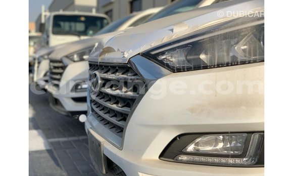 Acheter Import Voiture Hyundai Tucson Blanc à Import - Dubai, Namibie Acheter Import Voiture Hyundai Tucson Blanc à Import - Dubai, Namibie