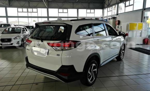 Acheter Occasion Voiture Toyota Rush Blanc à Import - Dubai, Namibie Acheter Occasion Voiture Toyota Rush Blanc à Import - Dubai, Namibie
