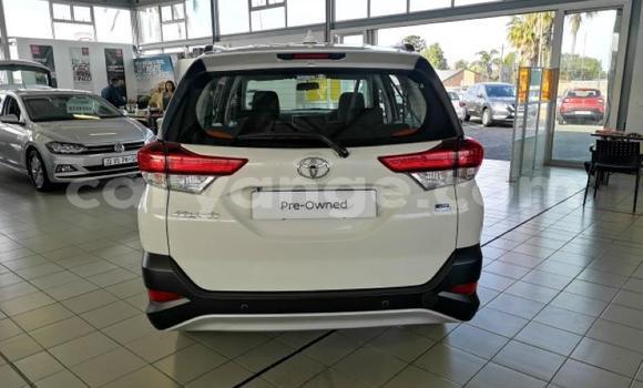 Acheter Occasion Voiture Toyota Rush Blanc à Import - Dubai, Namibie Acheter Occasion Voiture Toyota Rush Blanc à Import - Dubai, Namibie