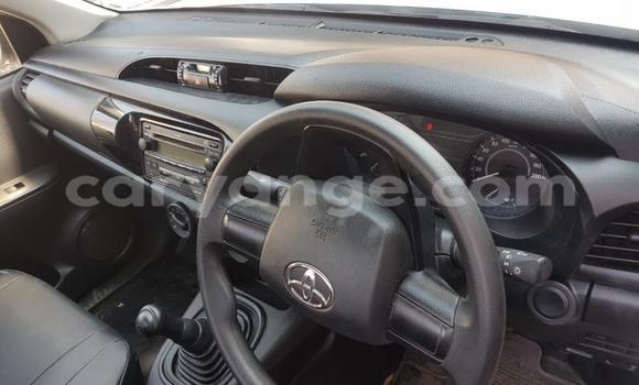 Acheter Occasion Voiture Toyota Hilux Blanc à Windhoek, Namibie Acheter Occasion Voiture Toyota Hilux Blanc à Windhoek, Namibie