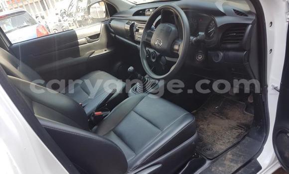 Acheter Occasion Voiture Toyota Hilux Blanc à Windhoek, Namibie Acheter Occasion Voiture Toyota Hilux Blanc à Windhoek, Namibie