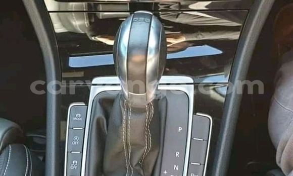 Acheter Occasion Voiture Volkswagen Golf R Bleu à Gobabis, Omaheke Acheter Occasion Voiture Volkswagen Golf R Bleu à Gobabis, Omaheke