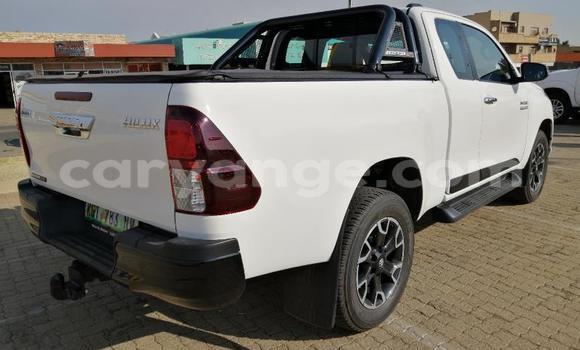 Acheter Occasion Voiture Toyota Hilux Blanc à Gobabis, Omaheke Acheter Occasion Voiture Toyota Hilux Blanc à Gobabis, Omaheke