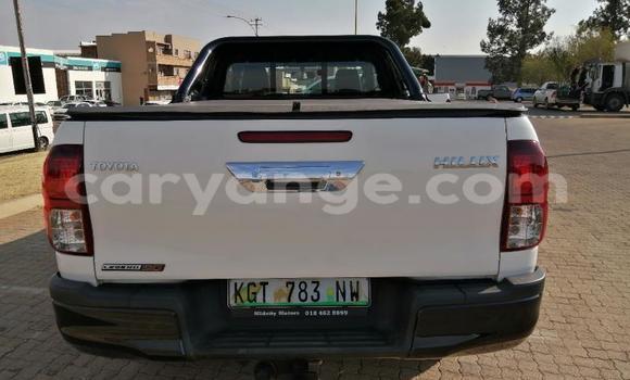 Acheter Occasion Voiture Toyota Hilux Blanc à Gobabis, Omaheke Acheter Occasion Voiture Toyota Hilux Blanc à Gobabis, Omaheke