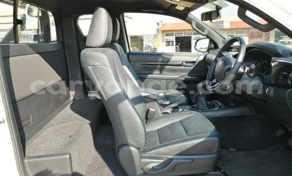 Acheter Occasion Voiture Toyota Hilux Blanc à Gobabis, Omaheke Acheter Occasion Voiture Toyota Hilux Blanc à Gobabis, Omaheke