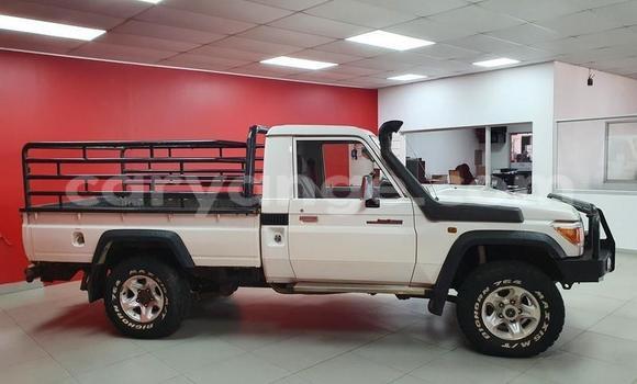 Acheter Occasion Voiture Toyota Land Cruiser Blanc à Windhoek, Namibie Acheter Occasion Voiture Toyota Land Cruiser Blanc à Windhoek, Namibie