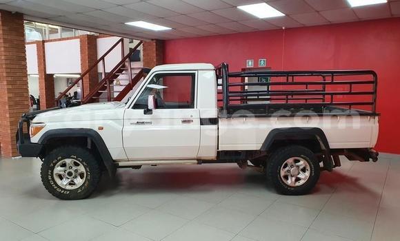 Acheter Occasion Voiture Toyota Land Cruiser Blanc à Windhoek, Namibie Acheter Occasion Voiture Toyota Land Cruiser Blanc à Windhoek, Namibie