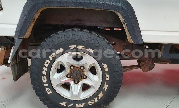 Acheter Occasion Voiture Toyota Land Cruiser Blanc à Windhoek, Namibie Acheter Occasion Voiture Toyota Land Cruiser Blanc à Windhoek, Namibie