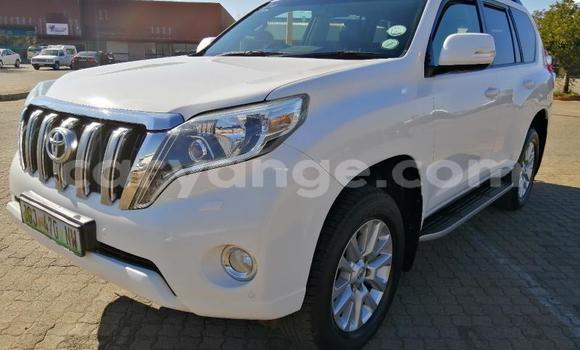 Acheter Occasion Voiture Toyota Land Cruiser Prado Blanc à Grootfontein, Namibie Acheter Occasion Voiture Toyota Land Cruiser Prado Blanc à Grootfontein, Namibie